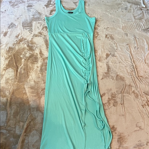 Elegant Sleeveless Mint Maxi Dress - Picture 1 of 10
